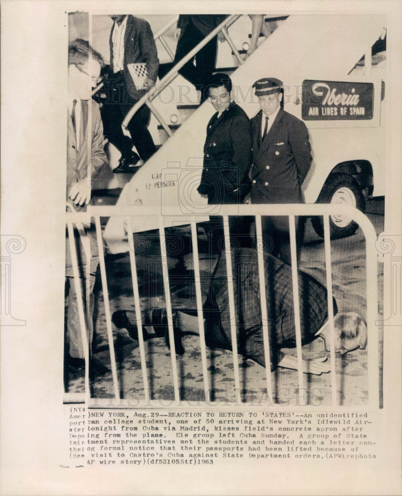 1963 Amer Student Arrives From Cuba Press Photo - Historic Images