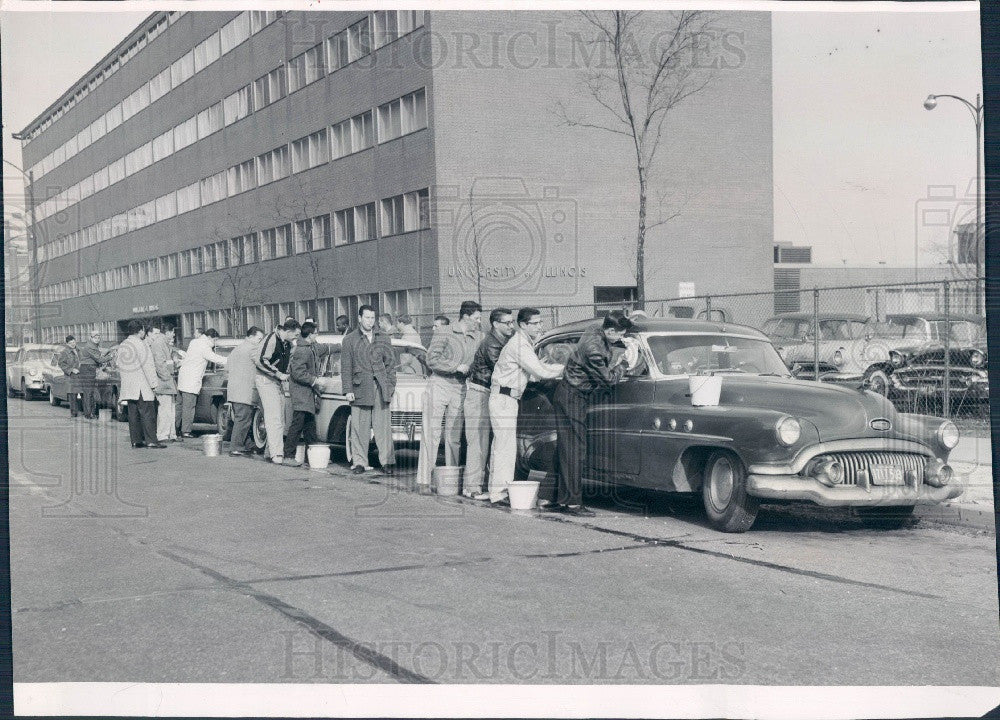 1957 Univ IL Students Aid Cancer Fight Press Photo - Historic Images