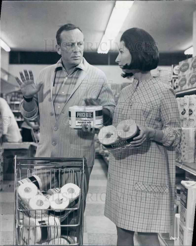 1969 Actors Norman Fell &amp; Reva Rose Press Photo - Historic Images