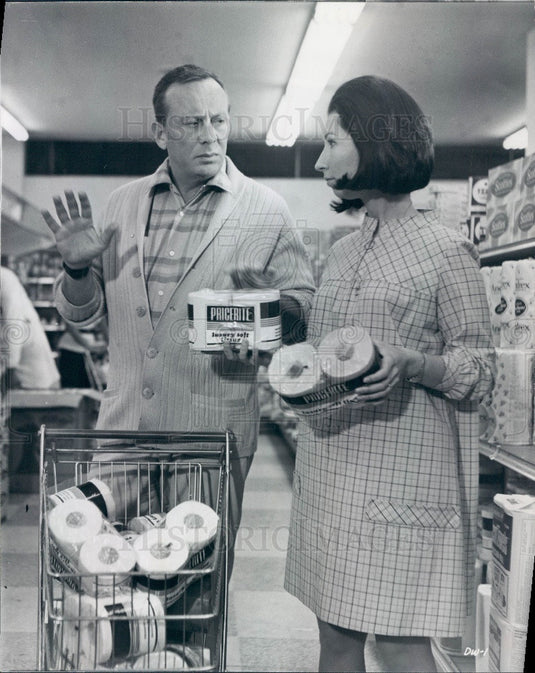 1969 Actors Norman Fell & Reva Rose Press Photo - Historic Images