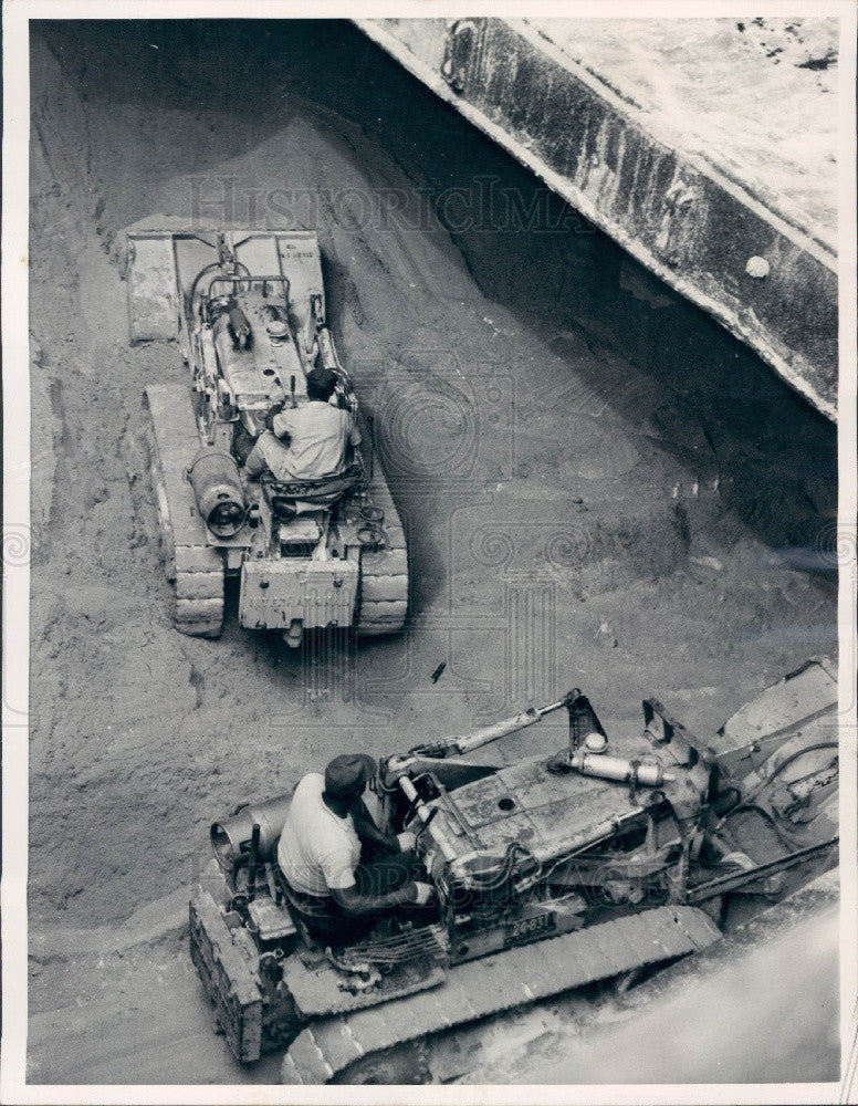 1965 NY Longshoremen Load Sugar Press Photo - Historic Images