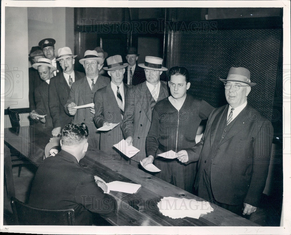 1941 Chicago Illinois Street Car Men Press Photo - Historic Images