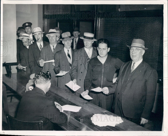 1941 Chicago Illinois Street Car Men Press Photo - Historic Images