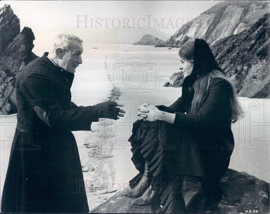 1971 Actors Trevor Howard & Sarah Miles Press Photo - Historic Images