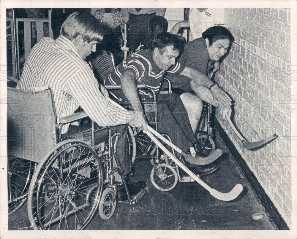 1970 Chicago Rehab Inst Wheelchair Hockey Press Photo - Historic Images