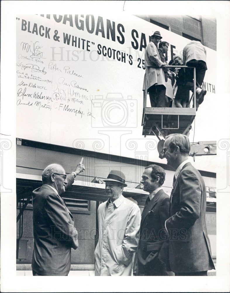 1969 Chicago Black &amp; White Scotch Salute Press Photo - Historic Images