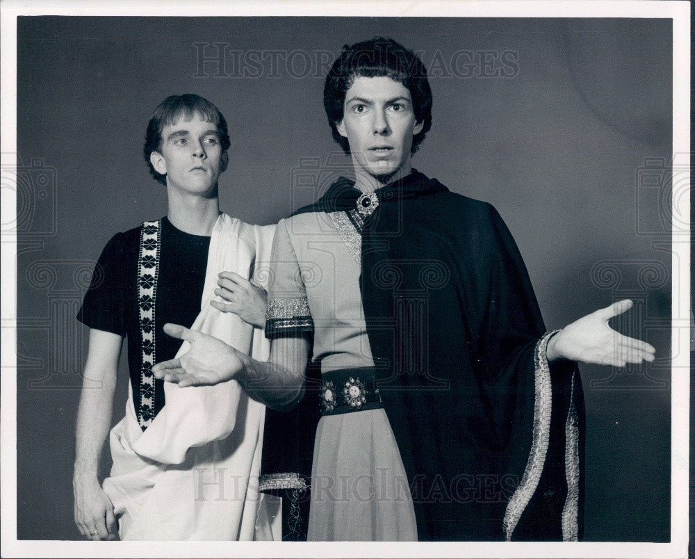 1982 Actors Wm Neil Dalley/Richard Klautsch Press Photo - Historic Images