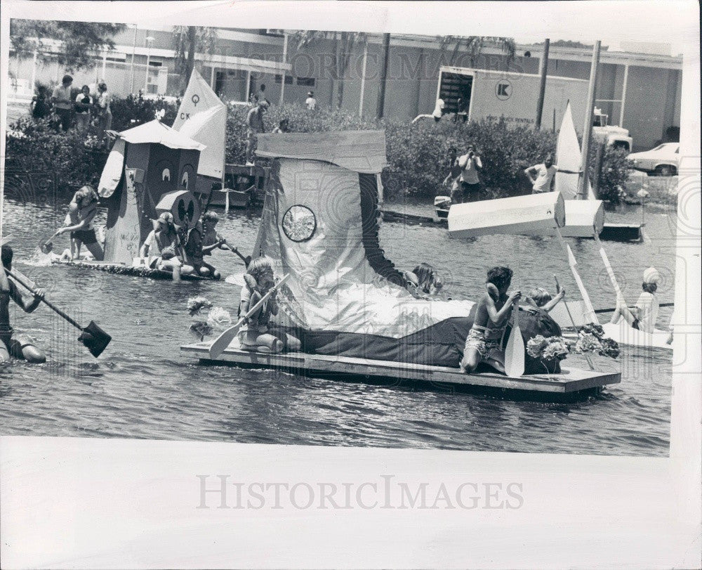 1976 St. Petersburg FL Wacky Float Contest Press Photo - Historic Images