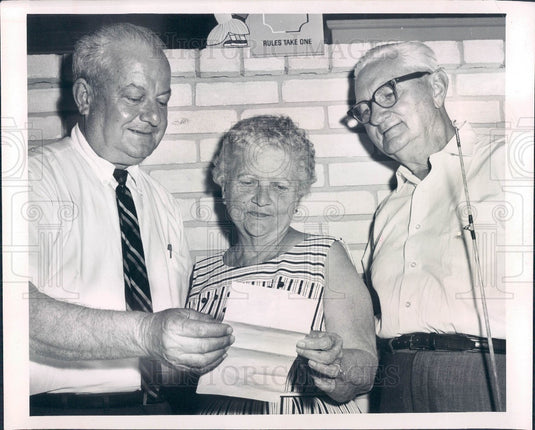 1965 FL Schlitz Brewery Fishing Contest Press Photo - Historic Images