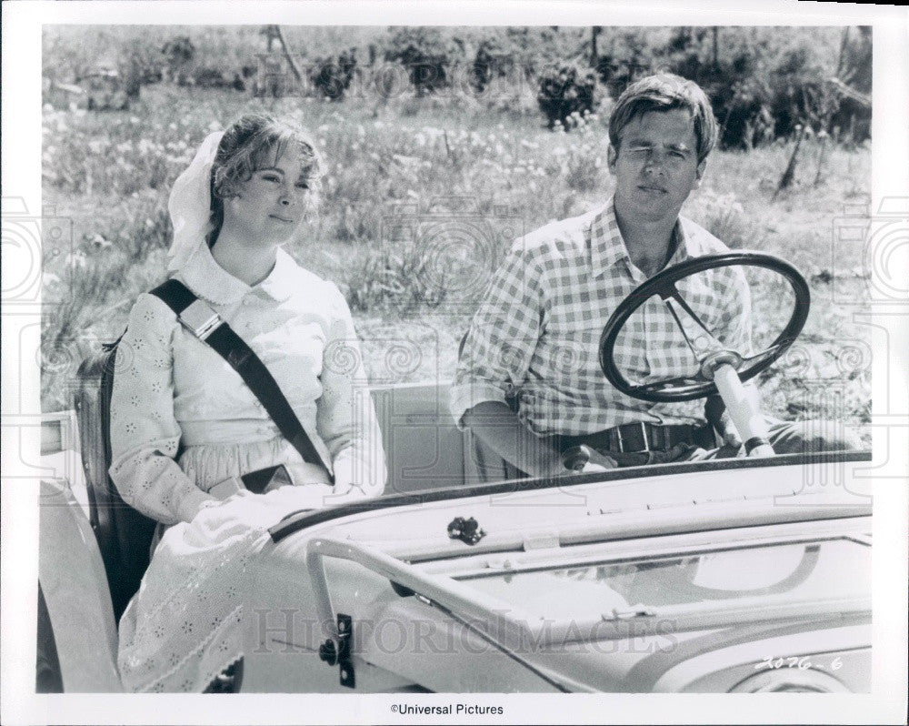 1975 Actors Beau Bridges &amp; Marilyn Hassett Press Photo - Historic Images