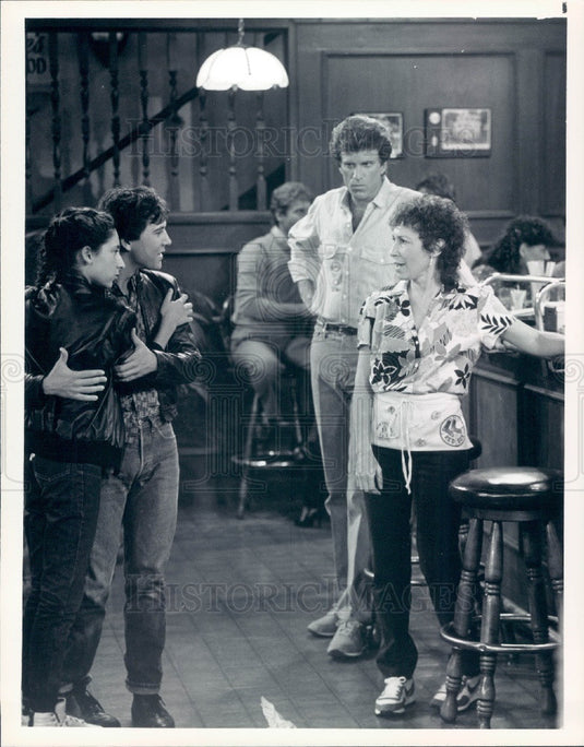 1985 TV Show Cheers Press Photo - Historic Images