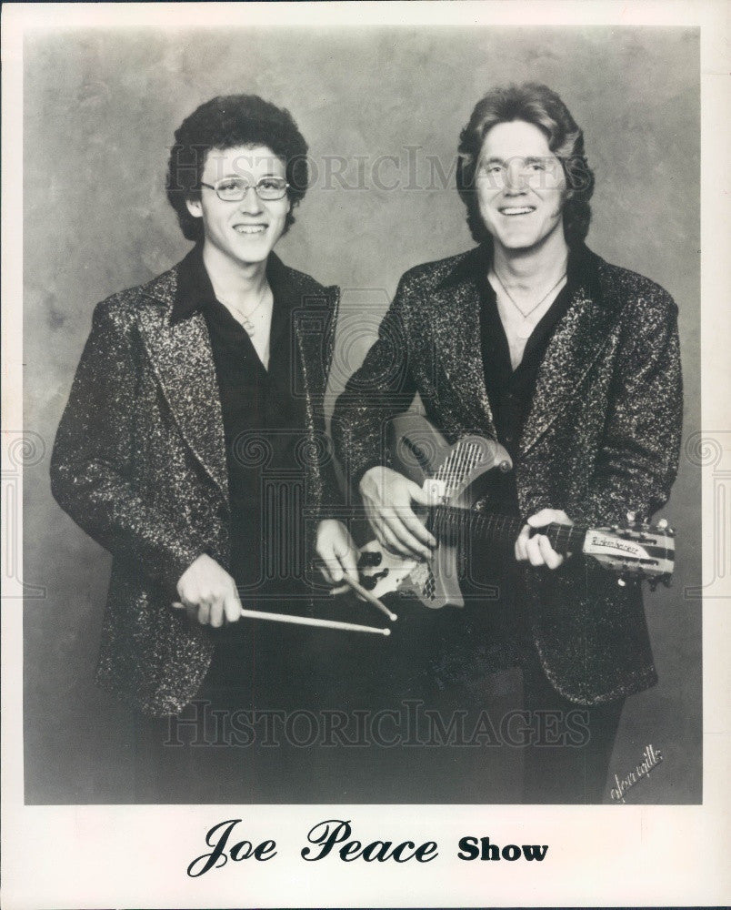 1981 Rock &amp; Country Joe Peace Show Press Photo - Historic Images