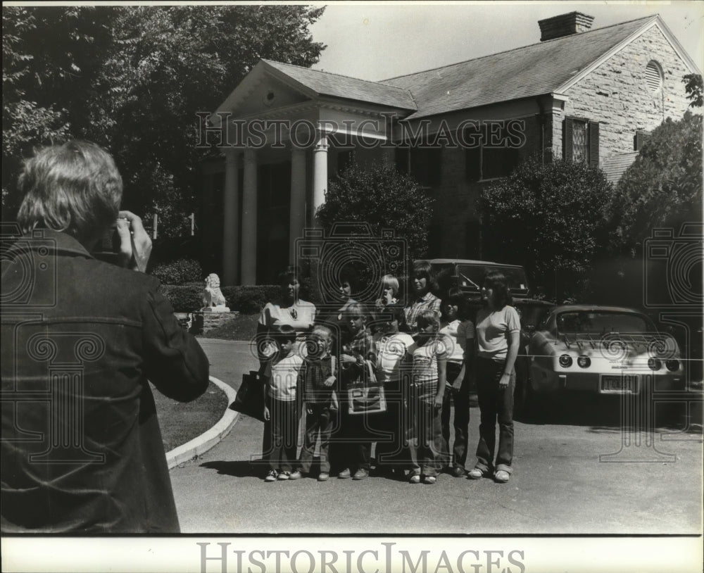 1979 Press Photo Graceland, home of Elvis Presley has thousands of visitors - Historic Images