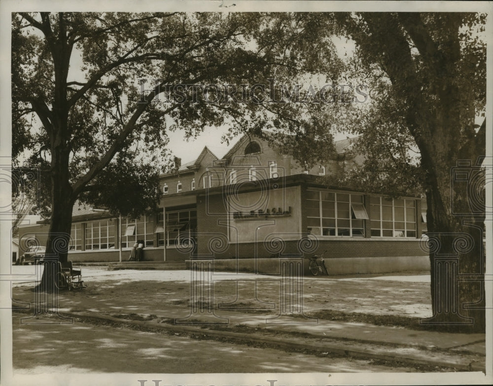 1953 Press Photo Exterior view of Abbeville High School, Alabama - abna00232 - Historic Images