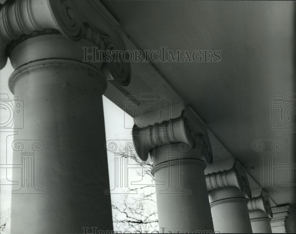 1979 Press Photo Stately columns at Athens State College Campus-Athens, Alabama - Historic Images