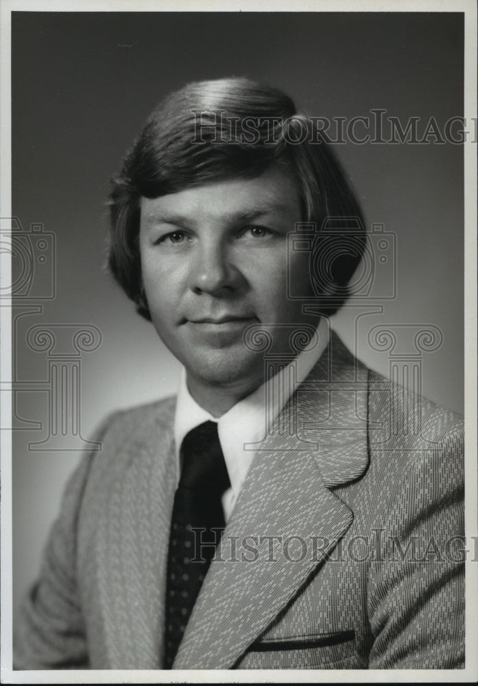 1973, Alabama-Merlin Allen, Vice President of Johnson, Rast &amp; Hayes. - Historic Images