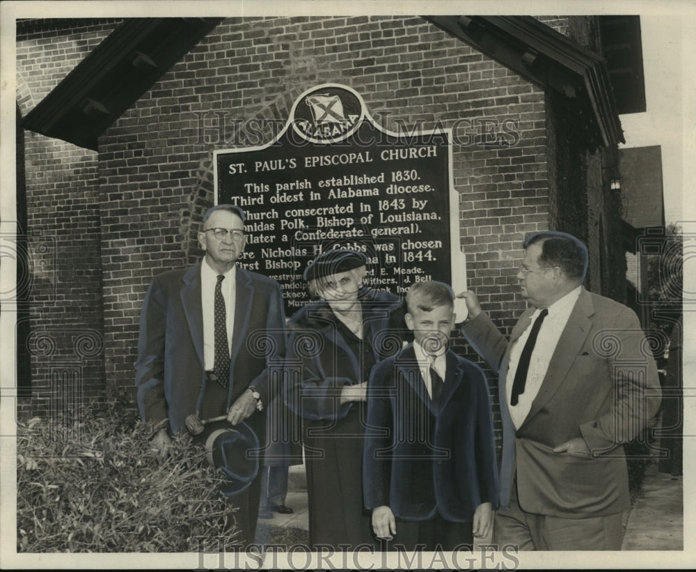 1956 Press Photo Greenboro's St. Paul's Episcopal Church With Judge R. K. Greene - Historic Images