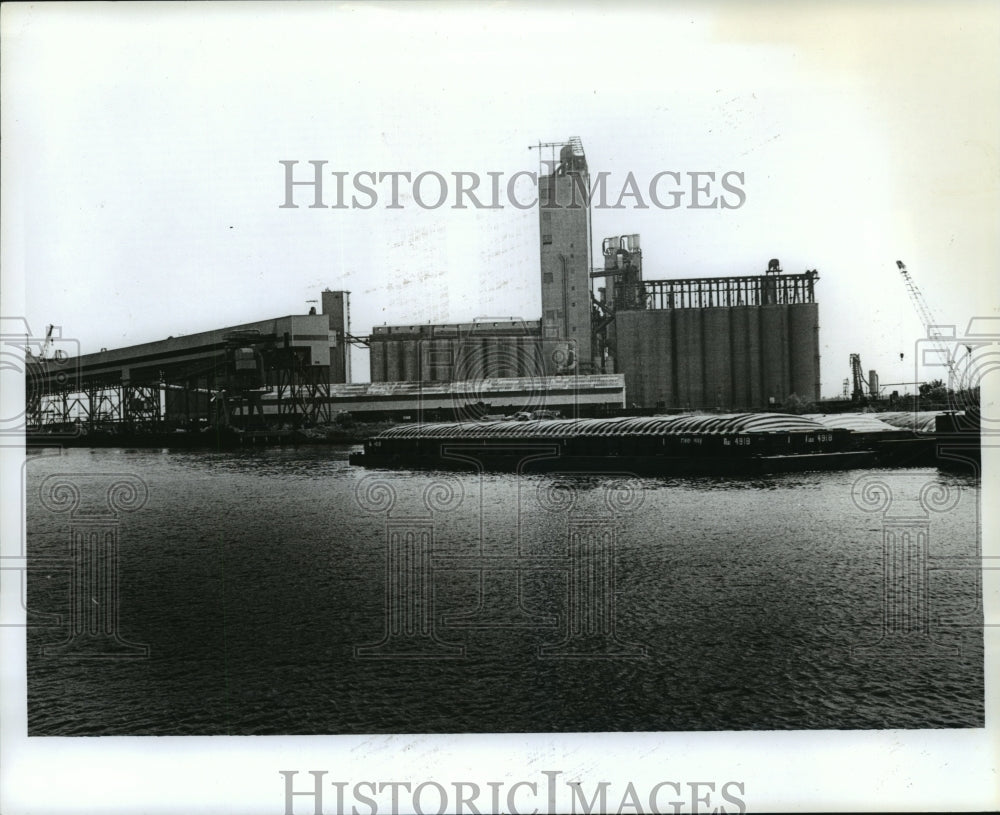 1991 Press Photo Grain Elevator, Alabama State Docks, Mobile, Alabama - Historic Images