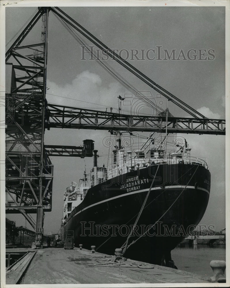 1961 Alabama-Mobile State Docks loads ship from Bombay.-Historic Images