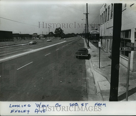 1967 Press Photo Looking West on 20th St.,, Ensley Avenue, Birmingham, Alabama - Historic Images