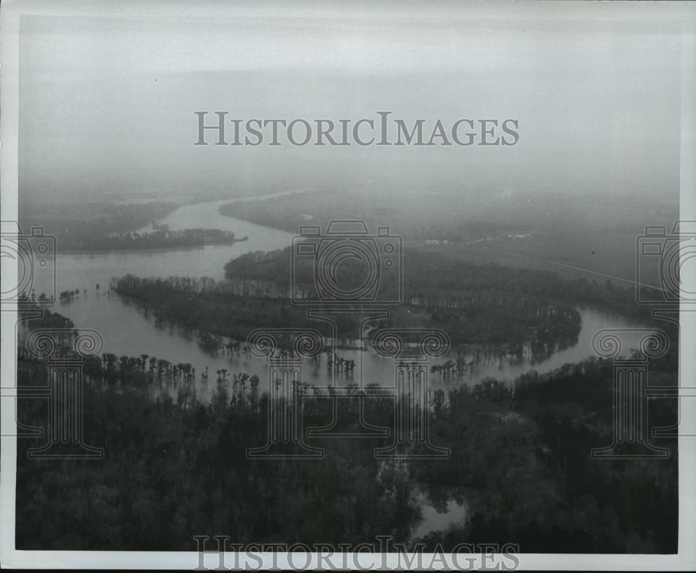 1975 Press Photo Alabama-An aerial view of the Bouldin dam break. - abna05082 - Historic Images