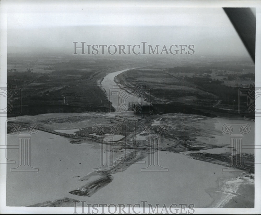 1975, Alabama-An aerial view of the Bouldin dam break. - abna05091 - Historic Images