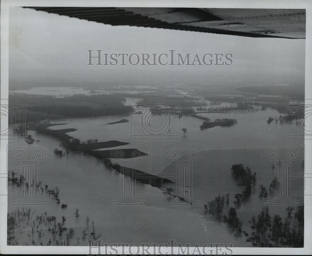 1975, Alabama-Aerial view of Bouldin dam break. - abna05098 - Historic Images