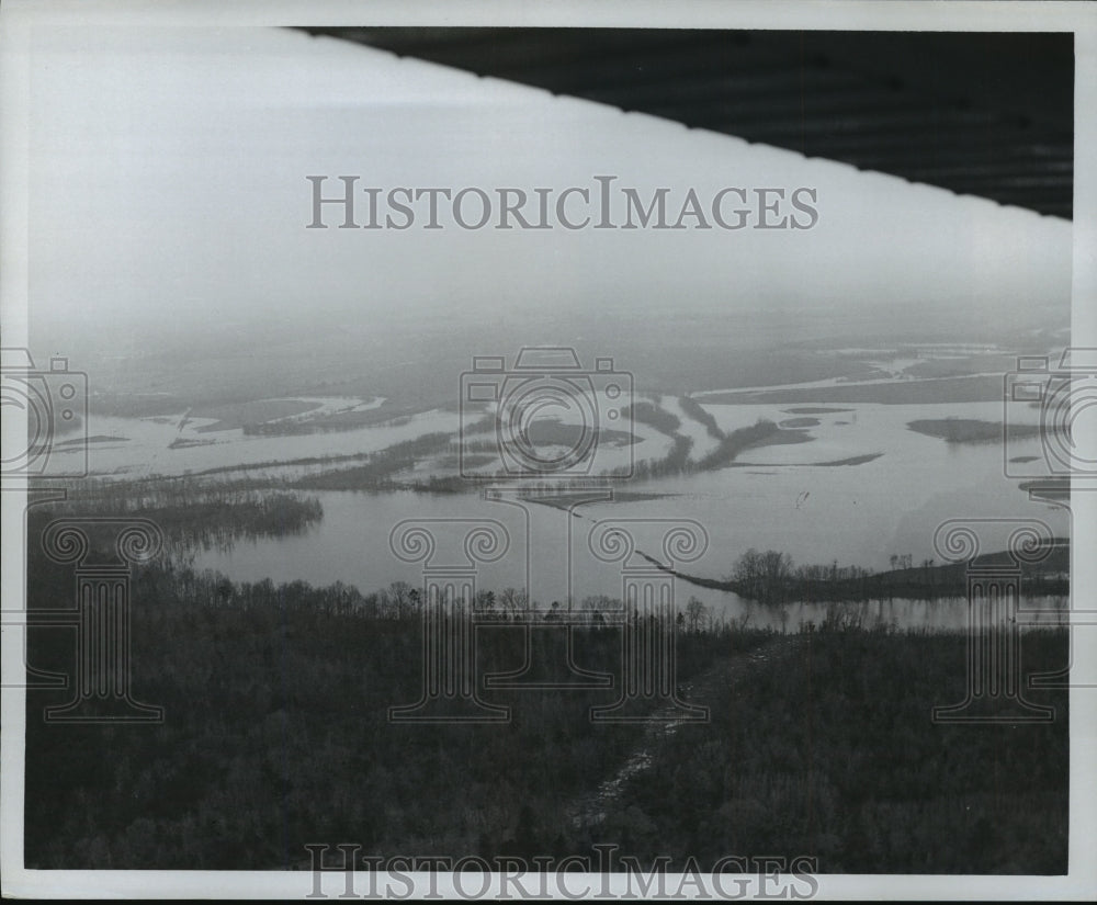 1975 Press Photo Alabama-Aerial view of the Bouldin dam break - abna05101 - Historic Images