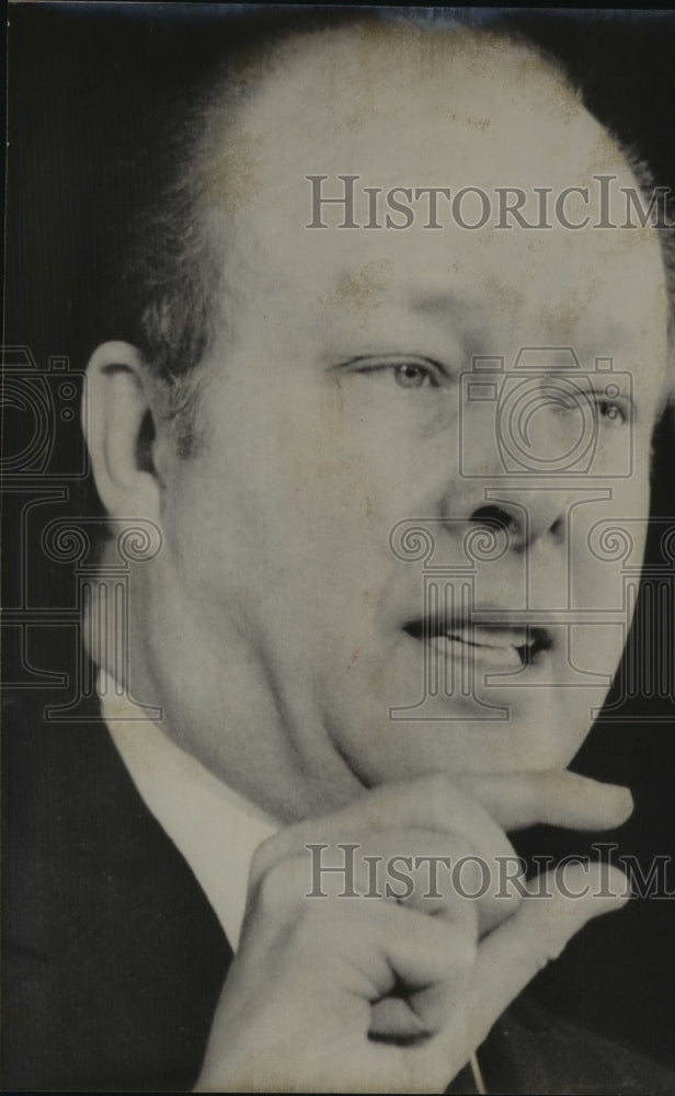 1975 Roy Ash, Budget Director Speaks to Reporters on 1976 Budget-Historic Images