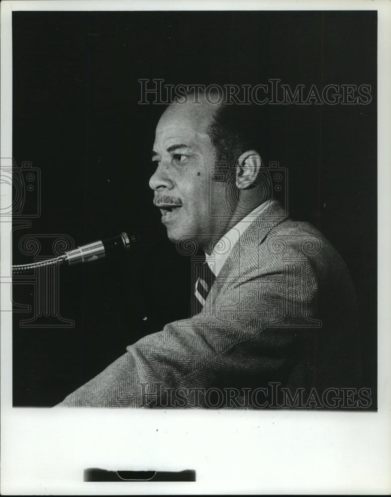 1981 Press Photo Richard Arrington, Birmingham, Alabama Mayor - abna05202 - Historic Images
