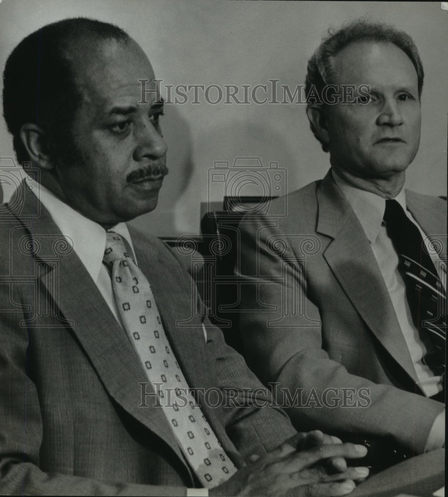1980 Press Photo Birmingham, Alabama Mayor Richard Arrington, Myers, Press Conf. - Historic Images