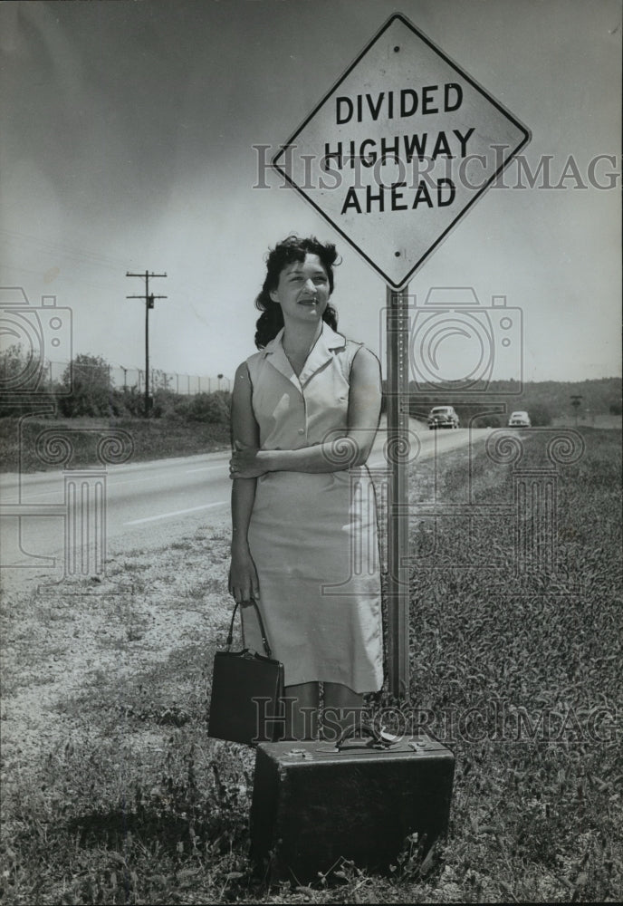 1961 Press Photo Free Day From Tutwiler Prison, Katherine Ross, Alabama - Historic Images