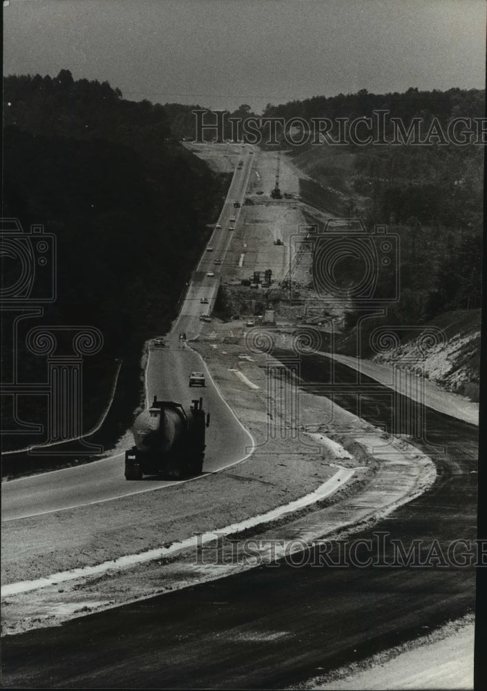 1980 Press Photo Alabama-Construction continues on Birmingport Road. - Historic Images