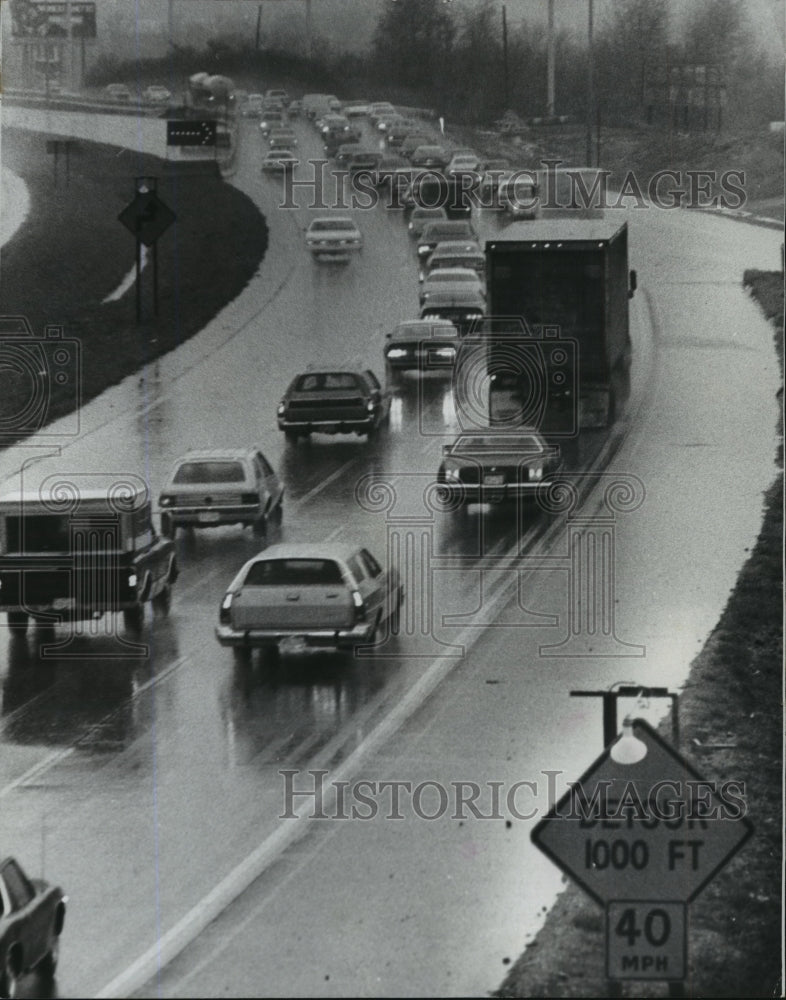 1977 Press Photo Alabama-Motorist drive using the detour on southbound I-59. - Historic Images