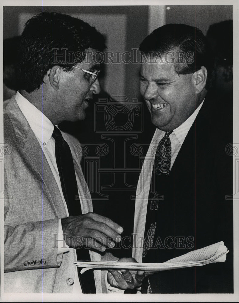 1991, Senator John Amari, Rep. Taylor Harper on Senate Floor - Historic Images