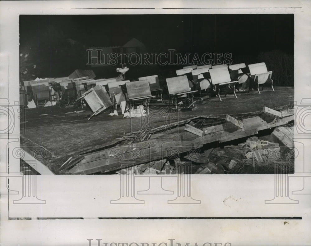 1952 Press Photo Alabama-Adamsville Elementary School is damaged by tornado. - Historic Images