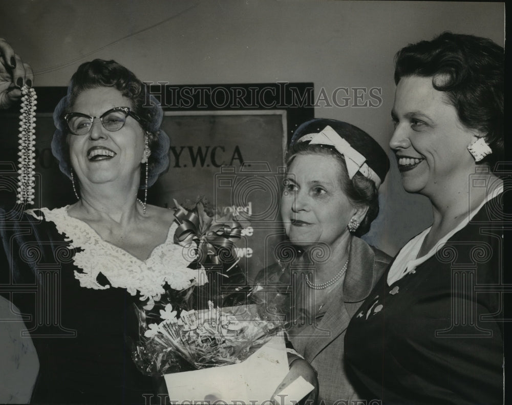 1958 Press Photo Alabama-Miss Carrie B. Allen retired Executive Director of YWCA - Historic Images