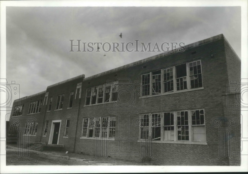 1991 Press Photo Alabama-Birmingham-Old Carver High School&#39;s exterior. - Historic Images