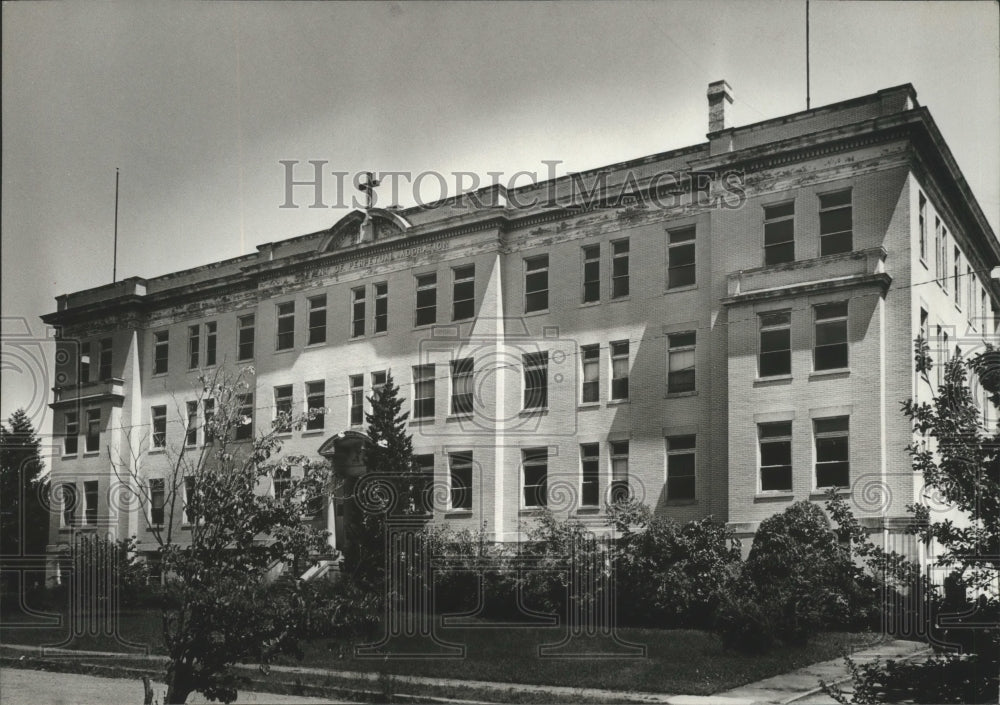 1981 Press Photo Alabama-Birmingham&#39;s Convent of Perpetual Adoration exterior. - Historic Images