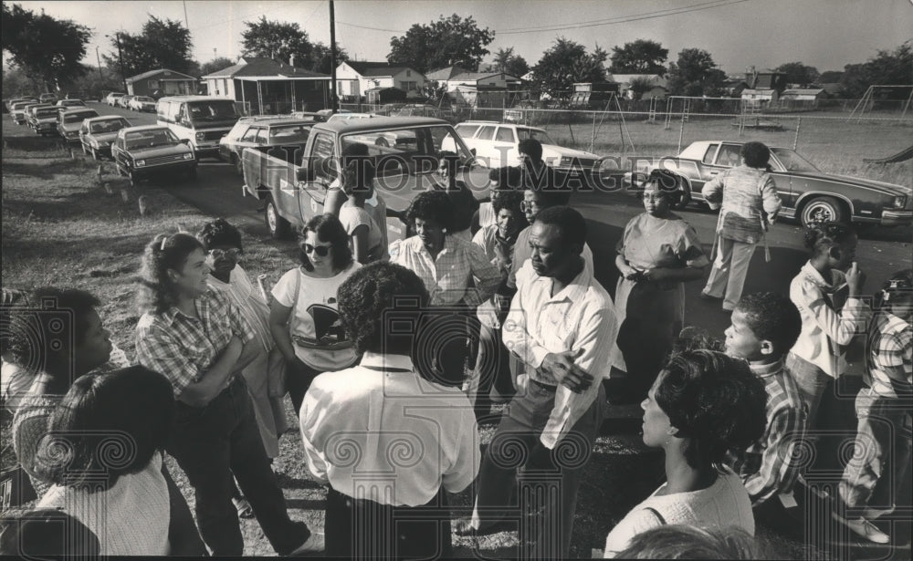 1985 Press Photo Protest at Finley Avenue School, Birmingham, Alabama - Historic Images