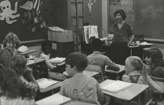 1980 Press Photo Sandra Stern's Fifth Grade Class, Gibson School, Birmingham - Historic Images