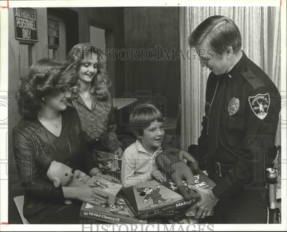 1980 Press Photo Alabama-Birmingham Toys for Tots planners kick off campaign. - Historic Images