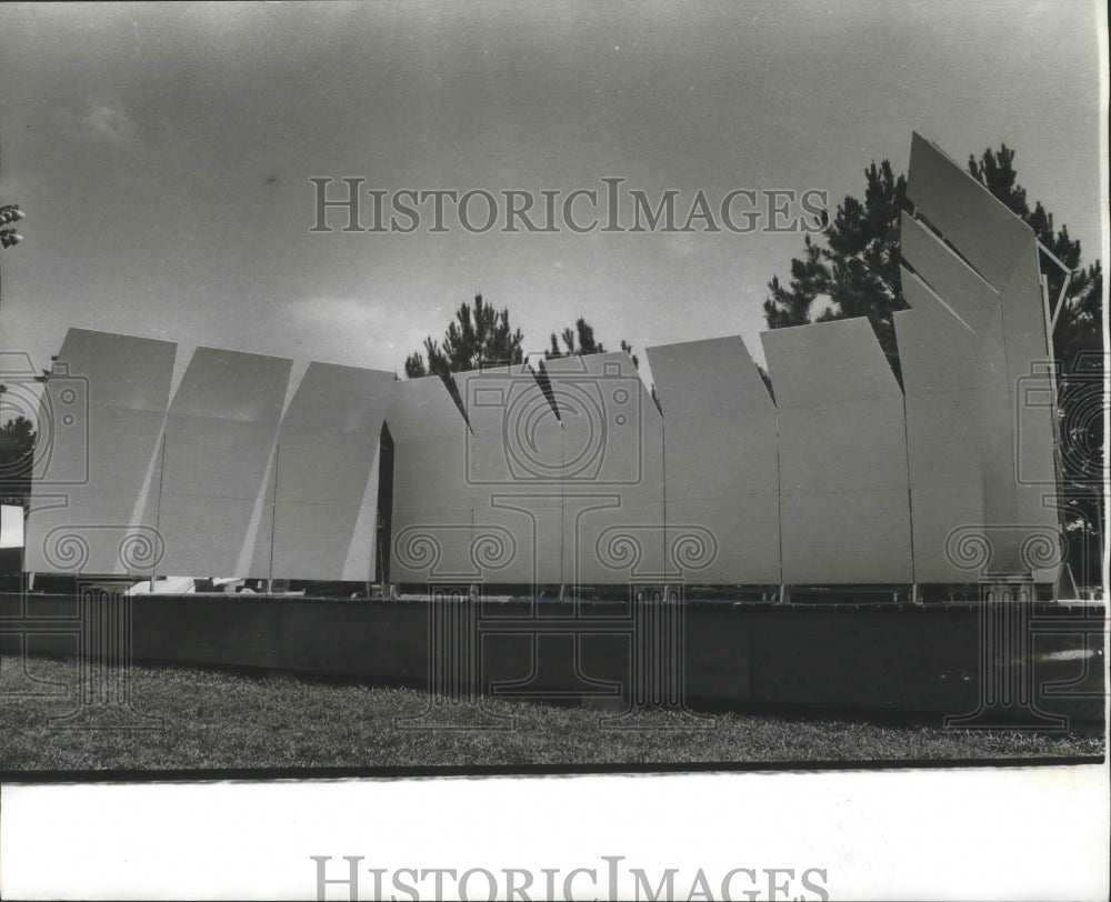 1972 Press Photo Alabama-Birmingham Pops concert shell is fully assembled. - Historic Images