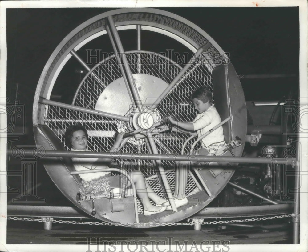 1959 Press Photo Alabama-Children on rides at Birmingham Fair Park Kiddieland. - Historic Images