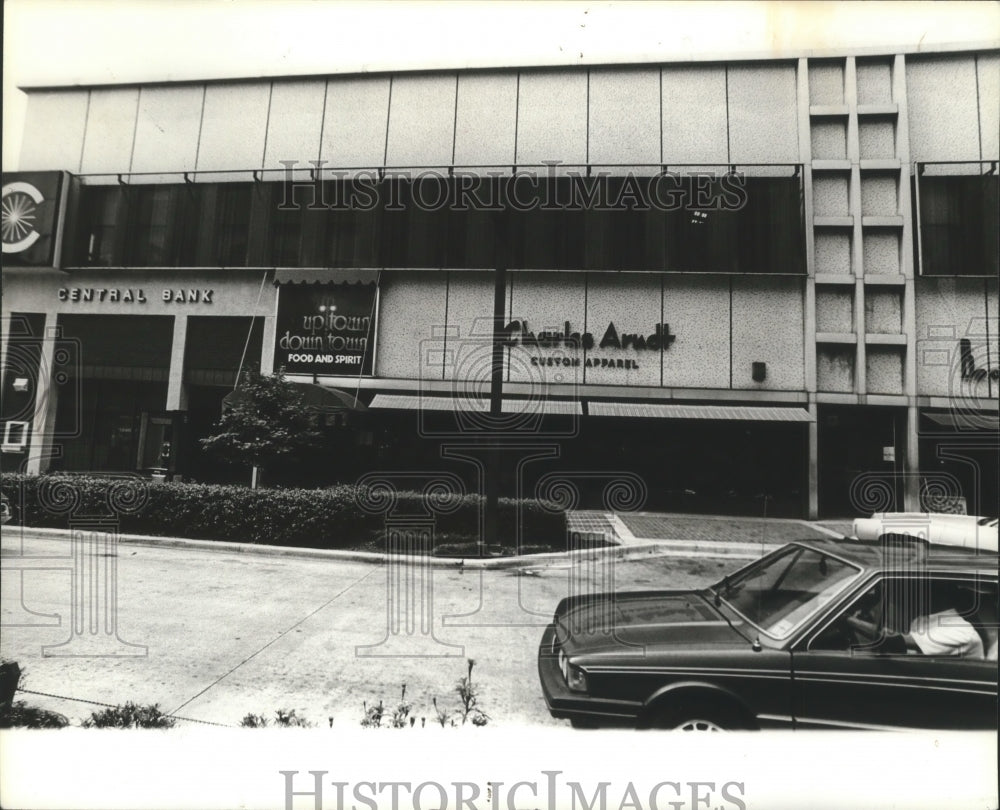 1981 Press Photo Alabama-Birmingham businesses on Block 60 street. - abna06095 - Historic Images