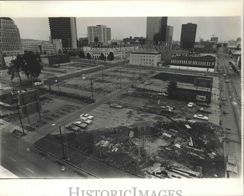1983 Press Photo Alabama-Block 62 in Birmingham..mini park or federal building? - Historic Images
