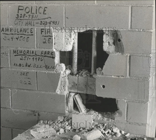 1969 Press Photo Vandalism at Hayes Pool, Birmingham, Alabama - abna06149 - Historic Images