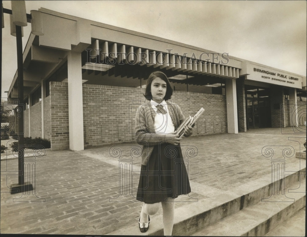 1968 Press Photo Alabama-Youngster leaves North Birmingham library with books. - Historic Images