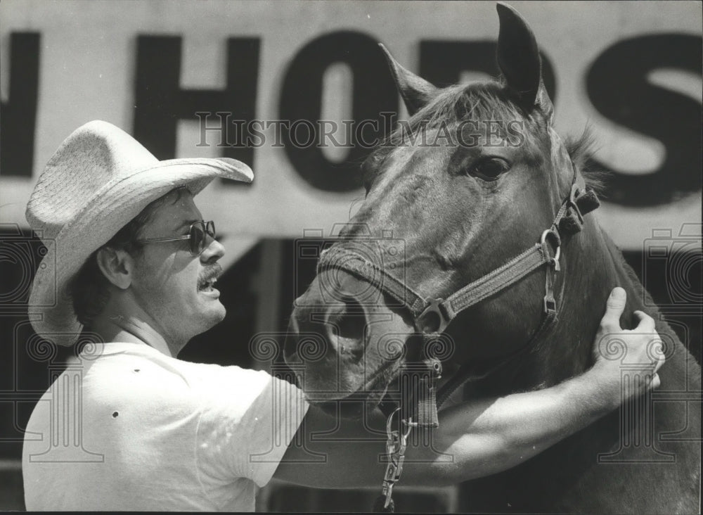 1980 Press Photo Alabama-Birmingham Police mounted patrolman and his horse. - Historic Images