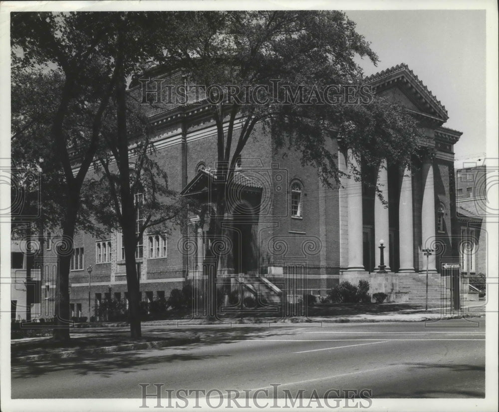 1965 Press Photo Alabama-Birmingham Synagogue, Temple Emmanuel exterior. - Historic Images